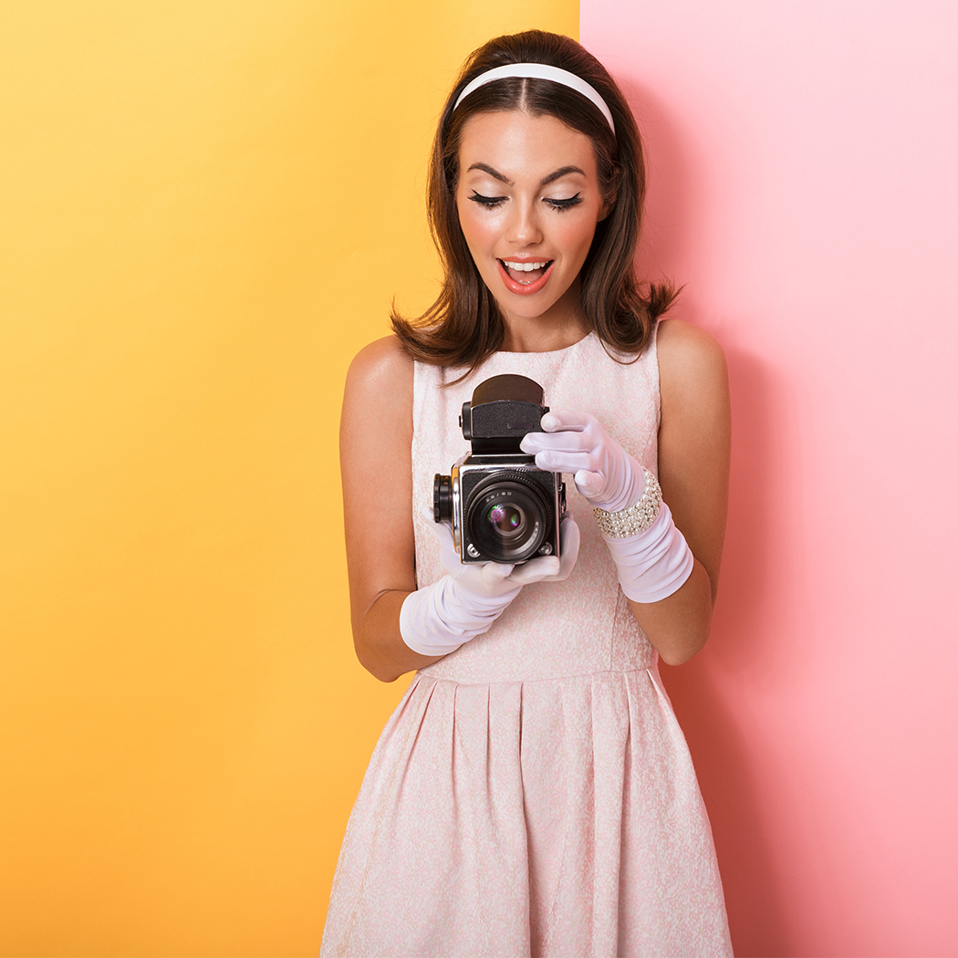 Styl retro - jakie ubrania i dodatki stworzą modną stylizację nawiązującą do przeszłości? Sprawdź!